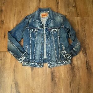Men’s Levi’s denim jacket dark blue wash size M